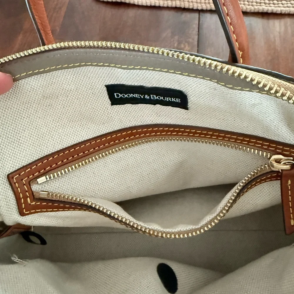 Dooney and Bourke Elegant Gray and Brown tote crossbody Handbag EUC - Picture 7 of 11